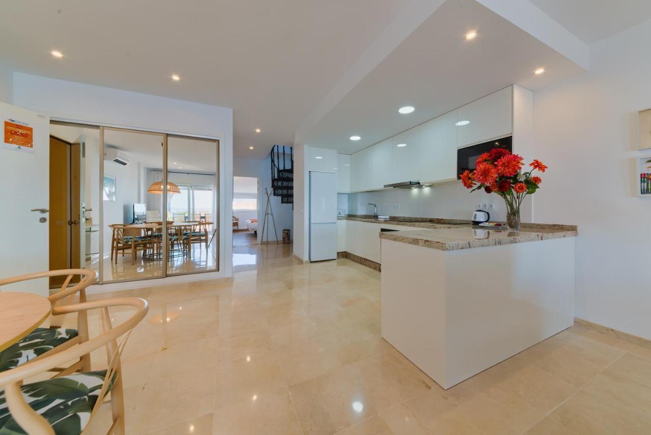Holidays2Fuengirola Duplex With Stunning Sea View, Terraces,1St Line Beside Port Esterno foto
