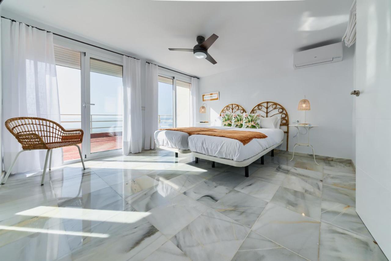 Holidays2Fuengirola Duplex With Stunning Sea View, Terraces,1St Line Beside Port Esterno foto