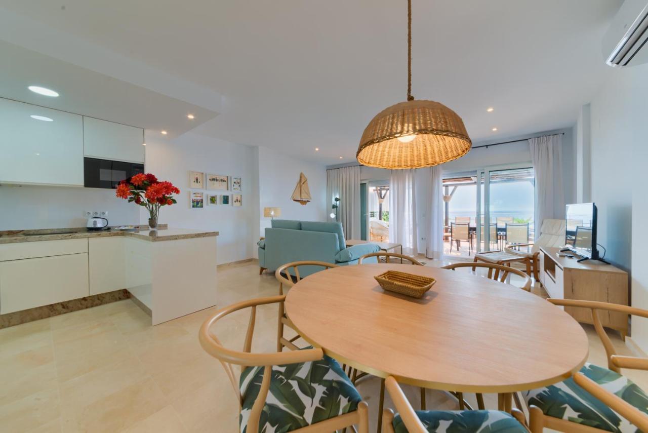 Holidays2Fuengirola Duplex With Stunning Sea View, Terraces,1St Line Beside Port Esterno foto