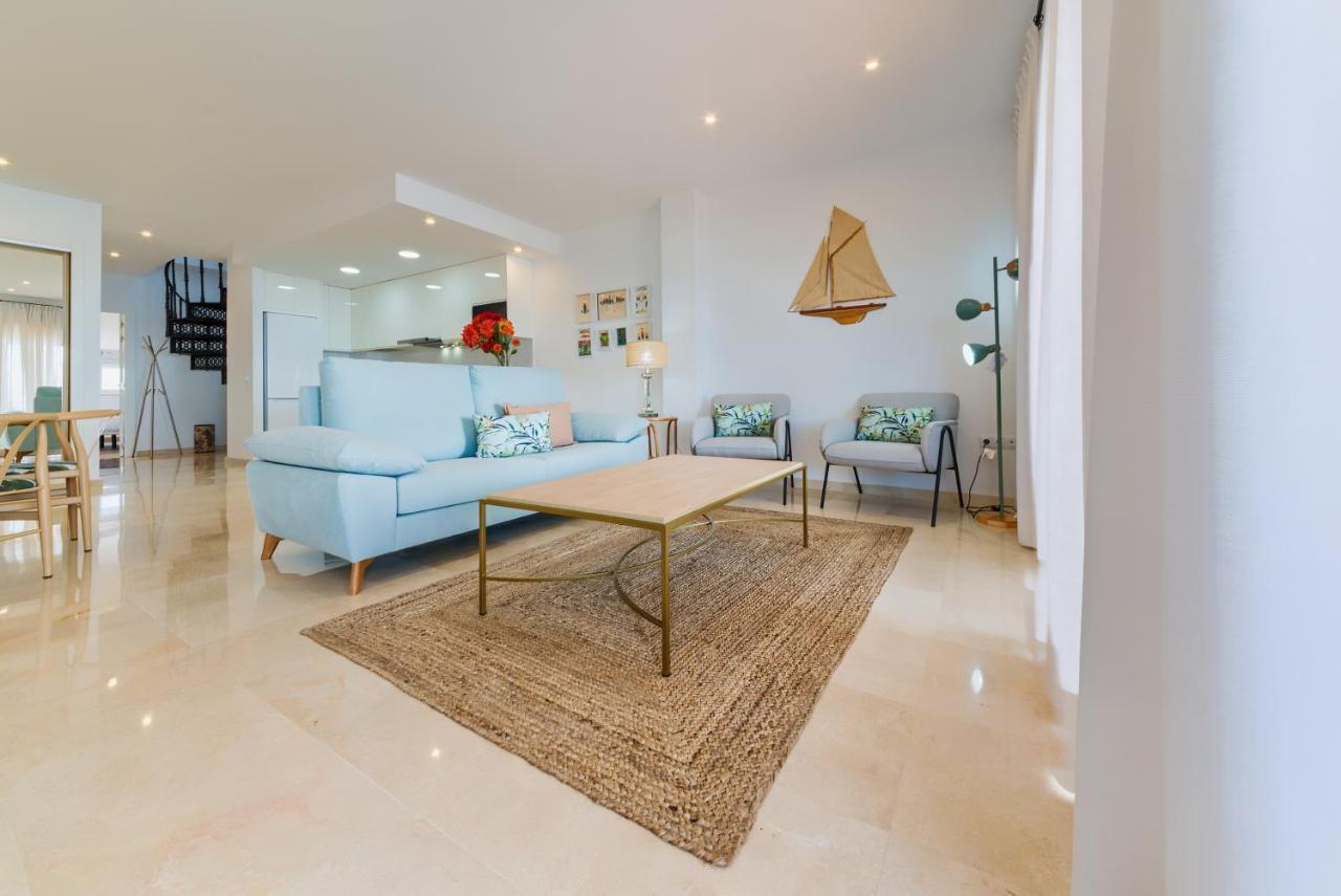 Holidays2Fuengirola Duplex With Stunning Sea View, Terraces,1St Line Beside Port Esterno foto