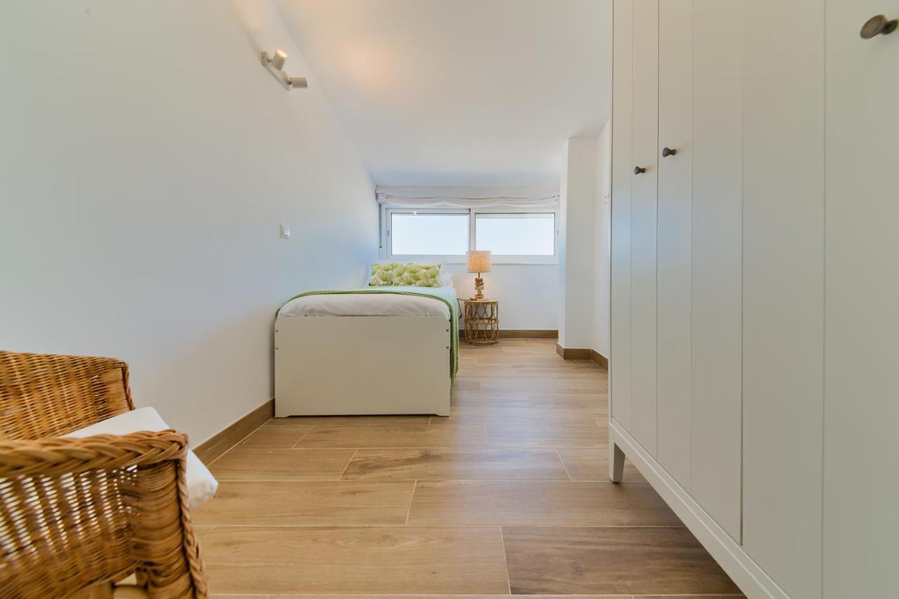 Holidays2Fuengirola Duplex With Stunning Sea View, Terraces,1St Line Beside Port Esterno foto