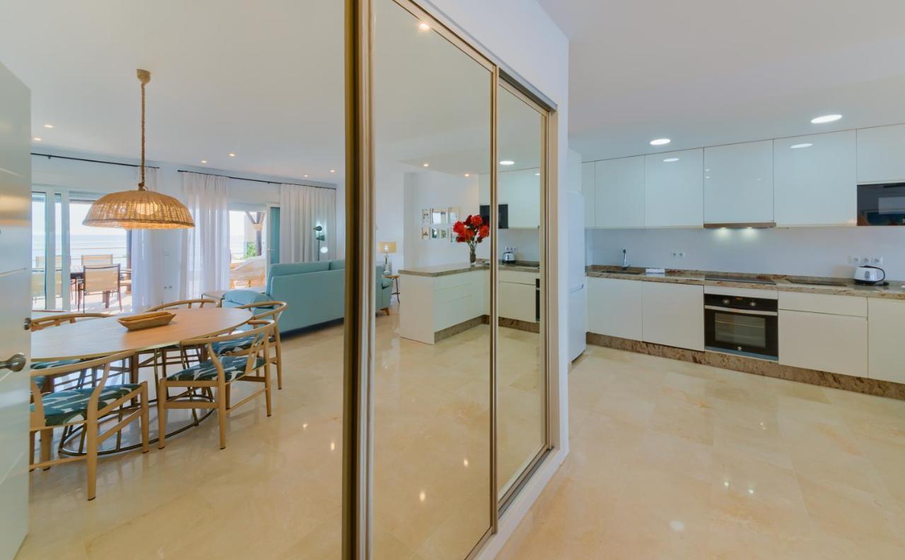 Holidays2Fuengirola Duplex With Stunning Sea View, Terraces,1St Line Beside Port Esterno foto